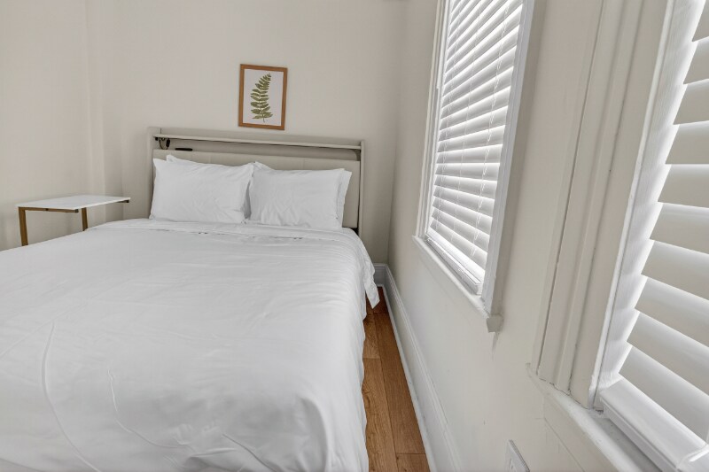 Building Photo - 38 Hamilton St