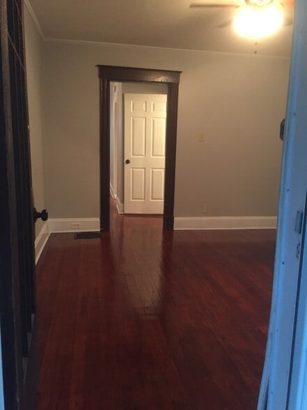 Building Photo - 3323 Emerson Ave