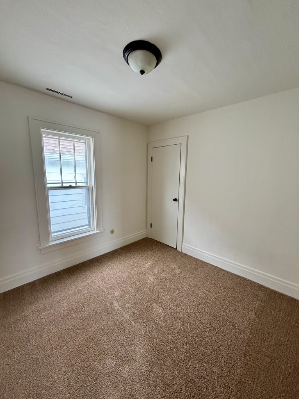 Building Photo - 91 Laverack Ave