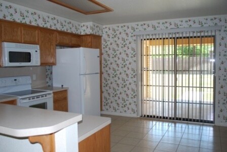 Building Photo - 910 Crymes Ln