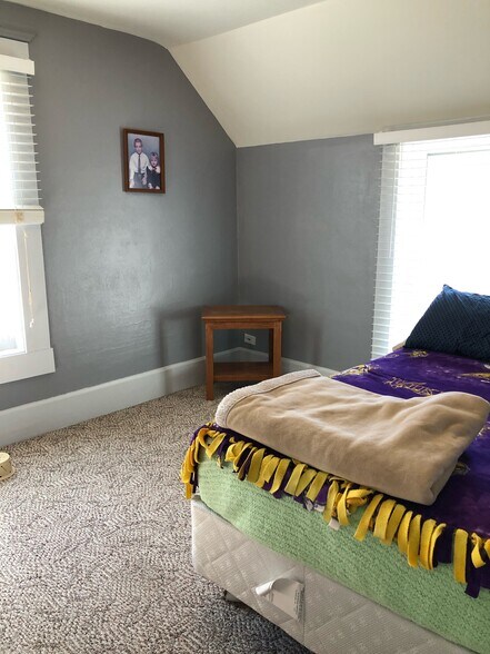 Second bedroom - 17286 Hope Rd