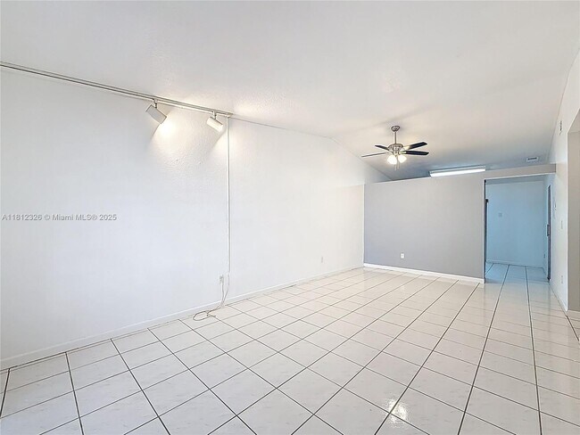 Building Photo - 17372 NW 76th Ct