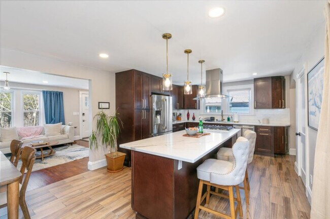 Building Photo - 17 Cedar Terrace