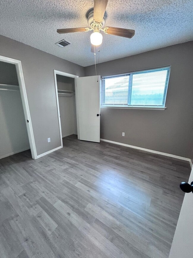 Building Photo - 4802 24th St E