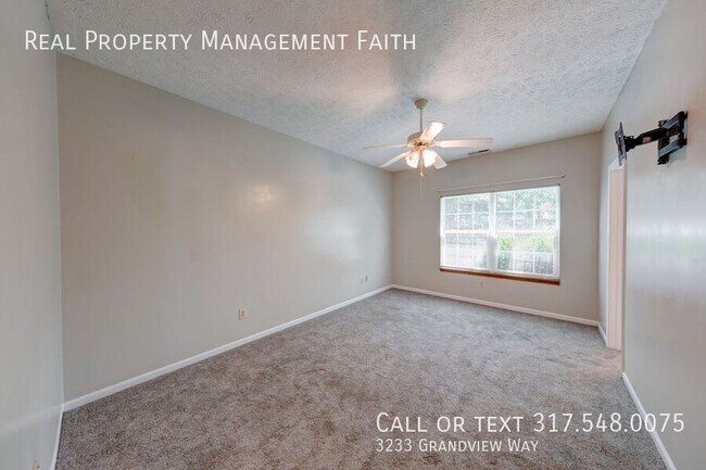 Building Photo - 3233 Grandview Way