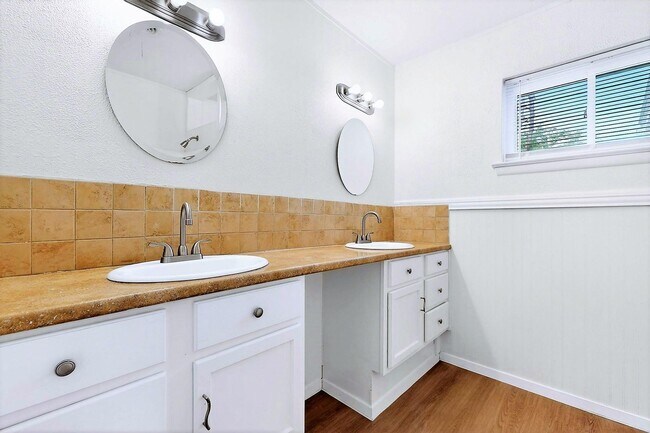 Building Photo - 3BR/2BA North Richland Hills Home with Updated Finishes