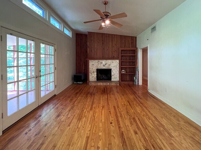 Building Photo - 411 NW 26th St