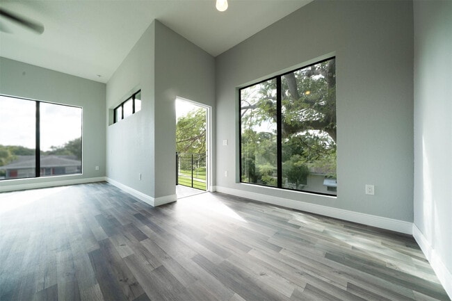 Building Photo - 333 NW 41st St