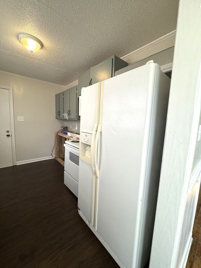 Building Photo - Adorable home !