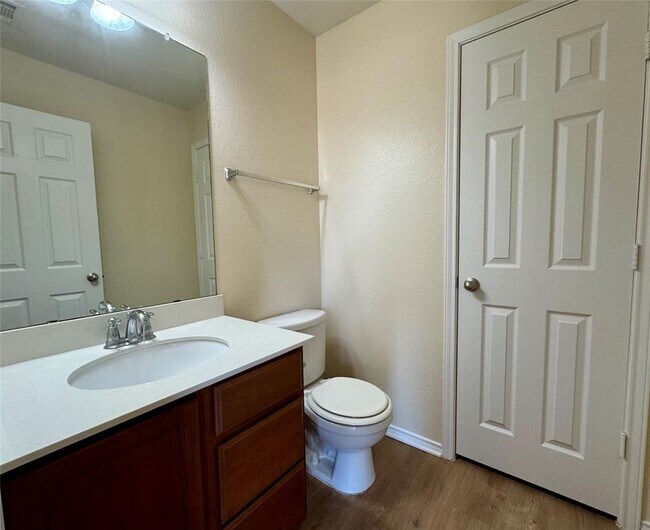 Building Photo - 291 Gina Dr