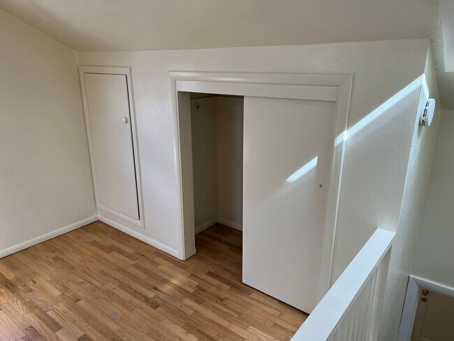 Building Photo - 3 Bedroom House in Southwest Eugene