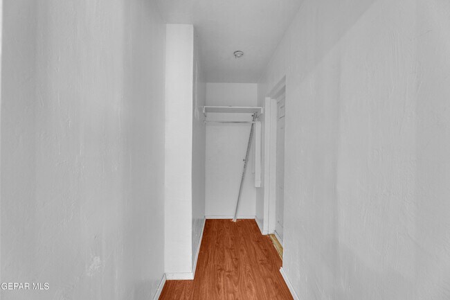 Building Photo - 4945 Sierra Madre Dr