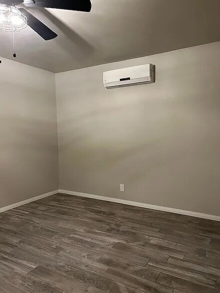 Building Photo - 402 S Heliotrope Ave