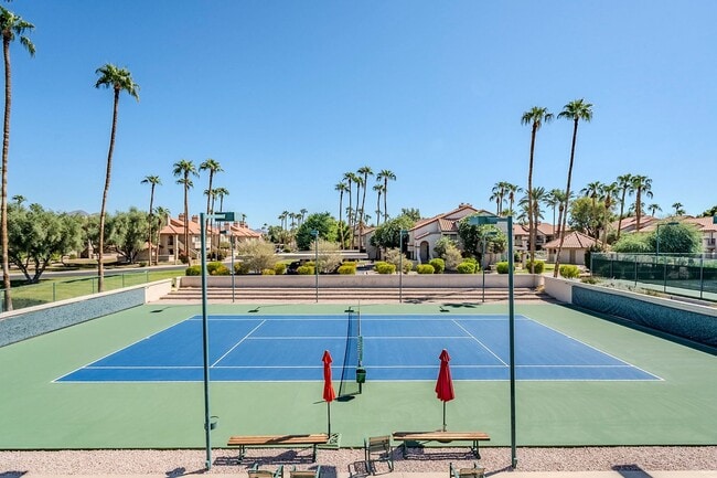 Building Photo - Fully Remodeled 2-Bedroom Condo at the Scottsdale Racquet Club!