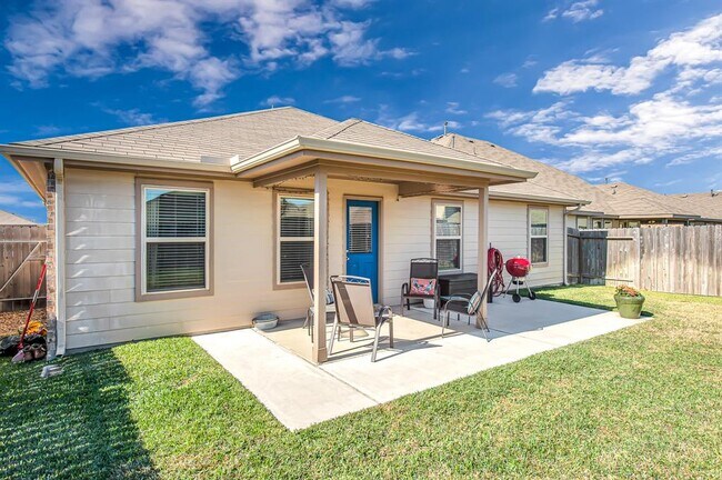 Building Photo - 3023 Dripping Springs Ct