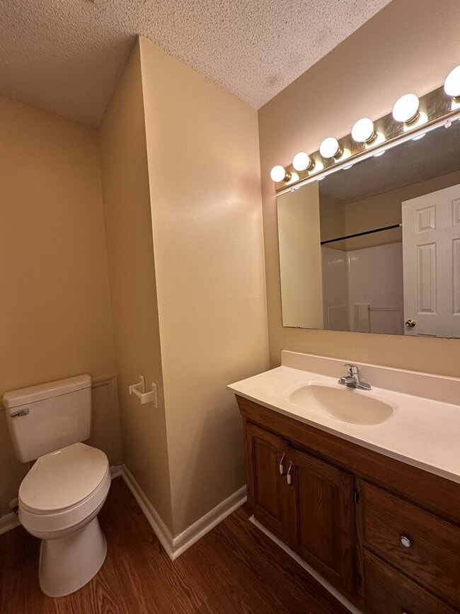 Building Photo - 502 Thyme Ct