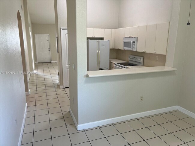 Building Photo - 2903 SE 17th Ave