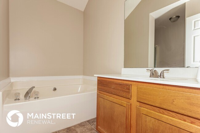 Building Photo - 5052 Osage Cir