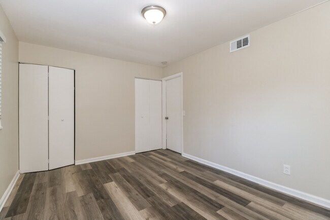 Building Photo - 2325 Vorhof Dr