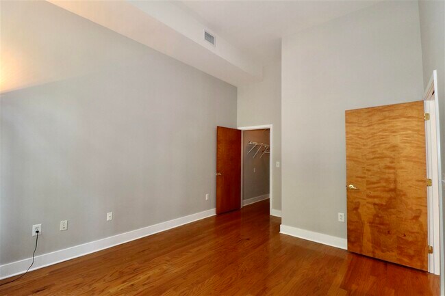 Building Photo - 61 Grand St