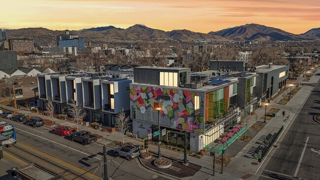 Building Photo - 2BR/2.5BA Condo in Central Ninth | Mountain Views, Solar & Walk to Everything