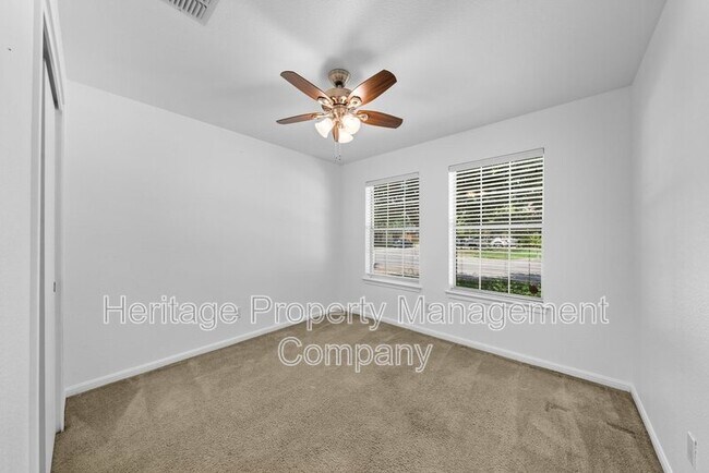 Building Photo - 9302 Mare Country