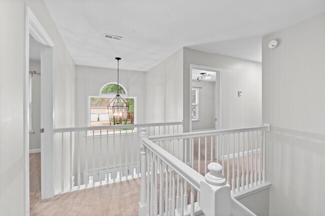 Building Photo - 4BR/2.5BA Home in Hickory School District ...