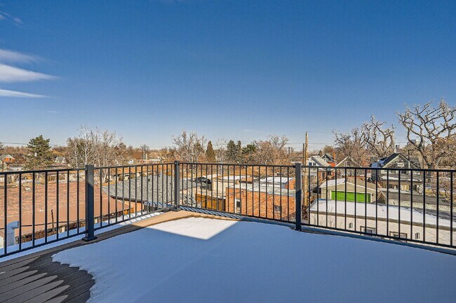 Building Photo - Available July! Spacious 3-Bedroom Townhouse with 3.5 Baths in Vibrant Sloans Lake!