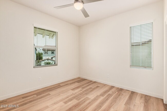 Building Photo - 6528 N 15th Dr