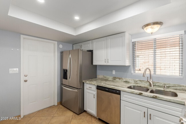 Building Photo - 4107 N 106th Ave