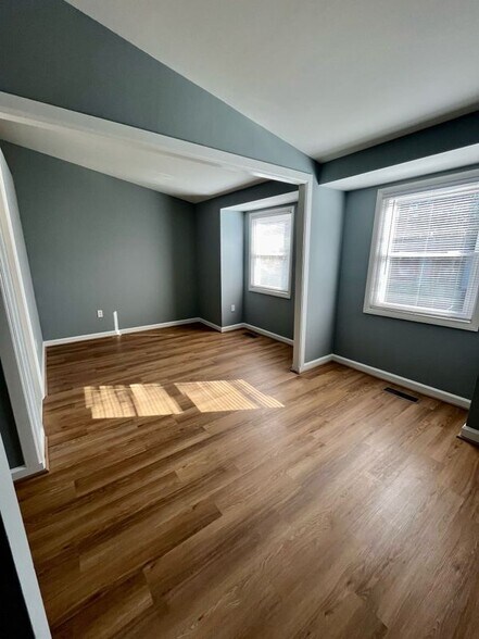 Building Photo - 5352 Fallriver Row Ct