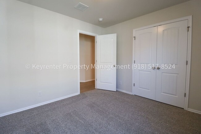 Building Photo - Gorgeous New Construction Home 4 Bed 2 Bath in Broken Arrow!