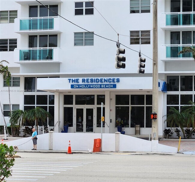 Building Photo - 3000 S Ocean Dr