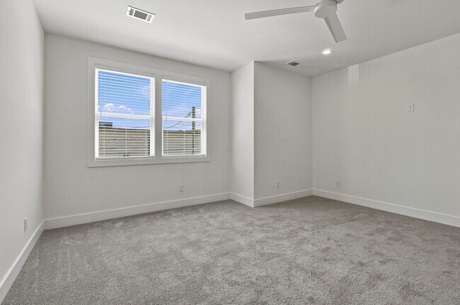 Building Photo - 5618B Obrien Ave