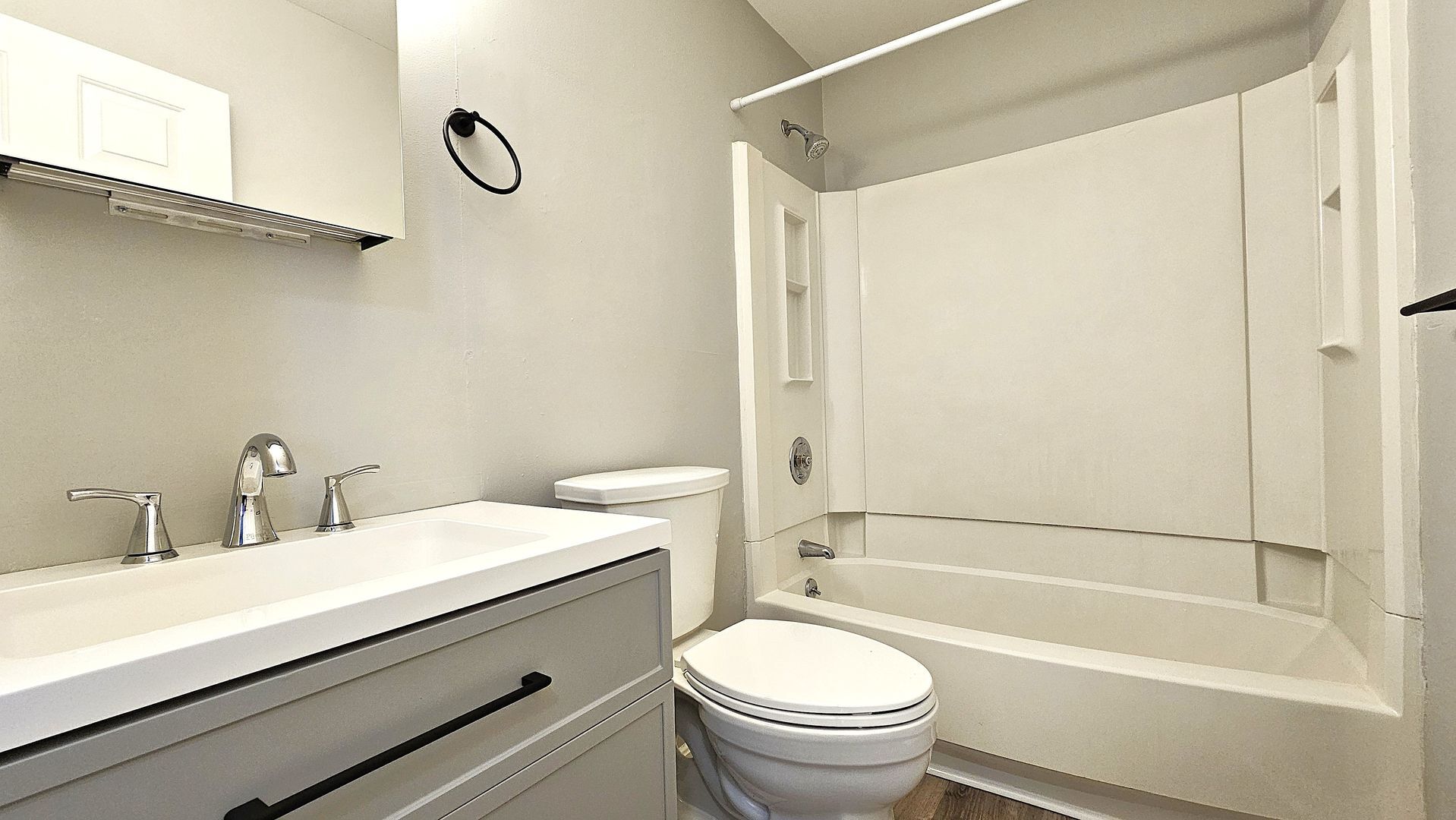 Building Photo - 158 Main St