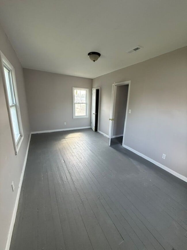 Building Photo - 122 W 27th St
