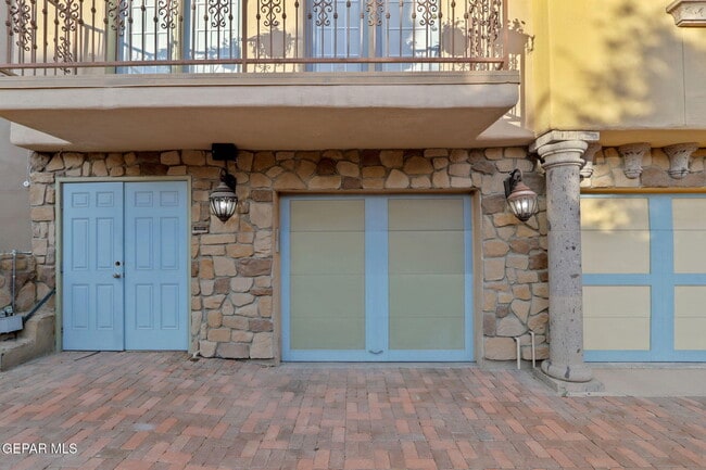 Building Photo - 6350 Escondido Dr