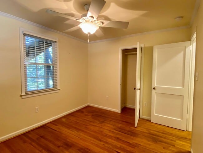 Building Photo - Adorable 2BR 1BA in Five Points - Applicat...