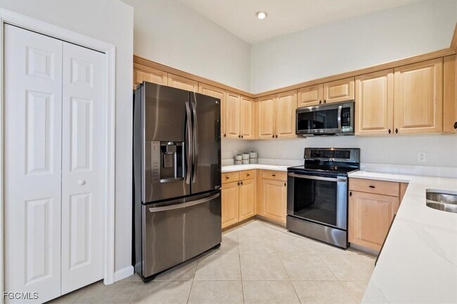 Building Photo - 3131 Meandering Way