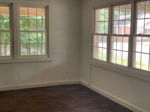 Building Photo - Coming Soon! 2 Bedroom 1 Bath Home!