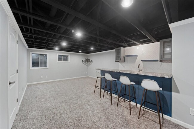 Building Photo - 335 Shadow Bend Dr