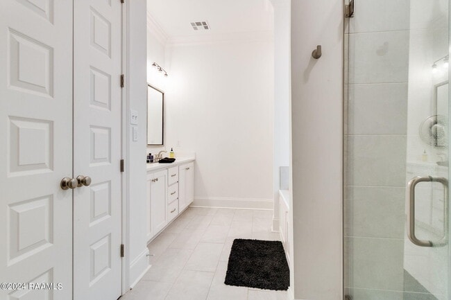 Building Photo - 201 Finsbury Ln