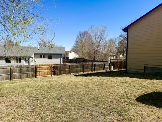 Building Photo - 511 Peterson Dr