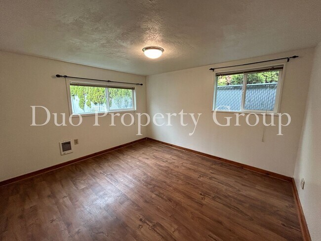 Building Photo - 13th &amp; Chambers