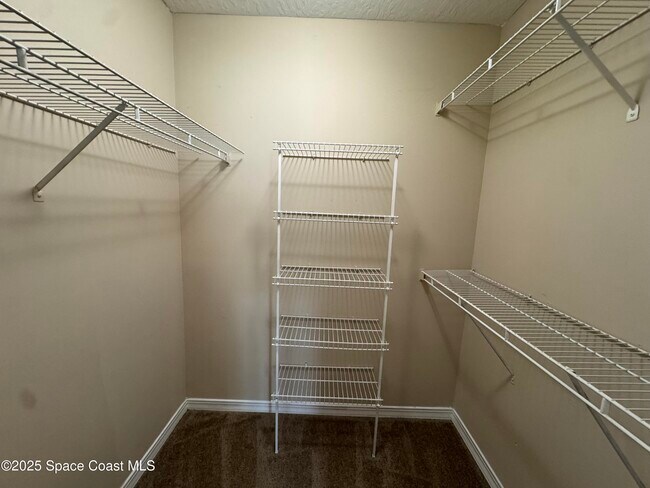 Building Photo - 7667 N Wickham Rd