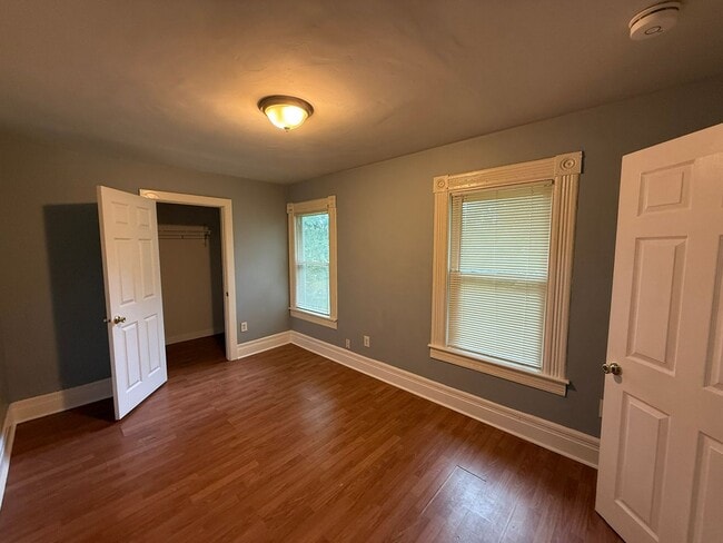 Building Photo - Spacious Five Bedroom, Single Family Home ...