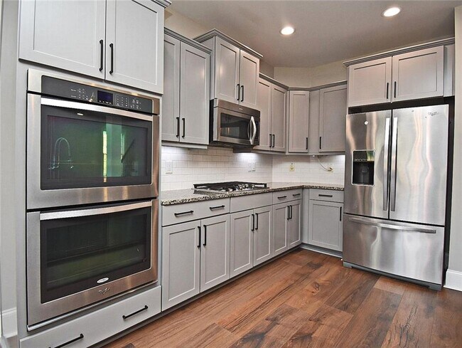 Building Photo - 2625 Hickory Hill Dr
