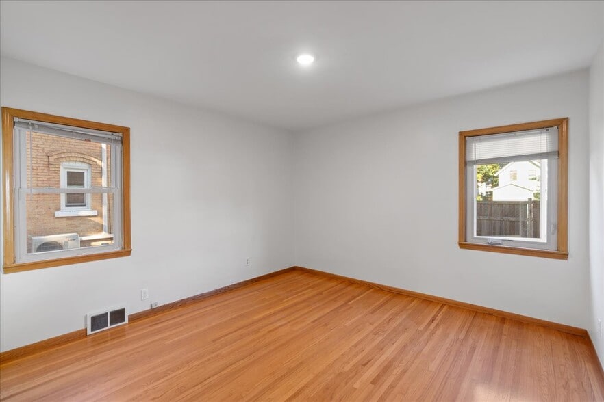 Bed room 2 - 1519 Adams St NE