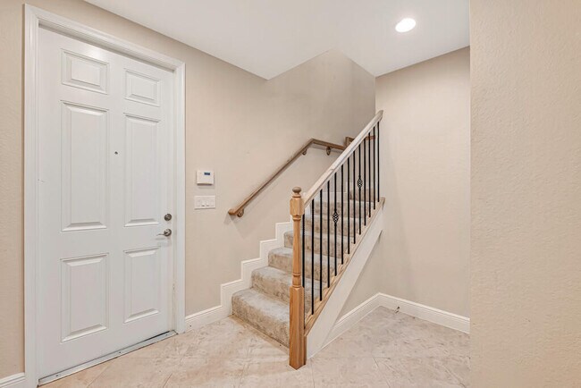 Building Photo - 9778 Bowline Dr