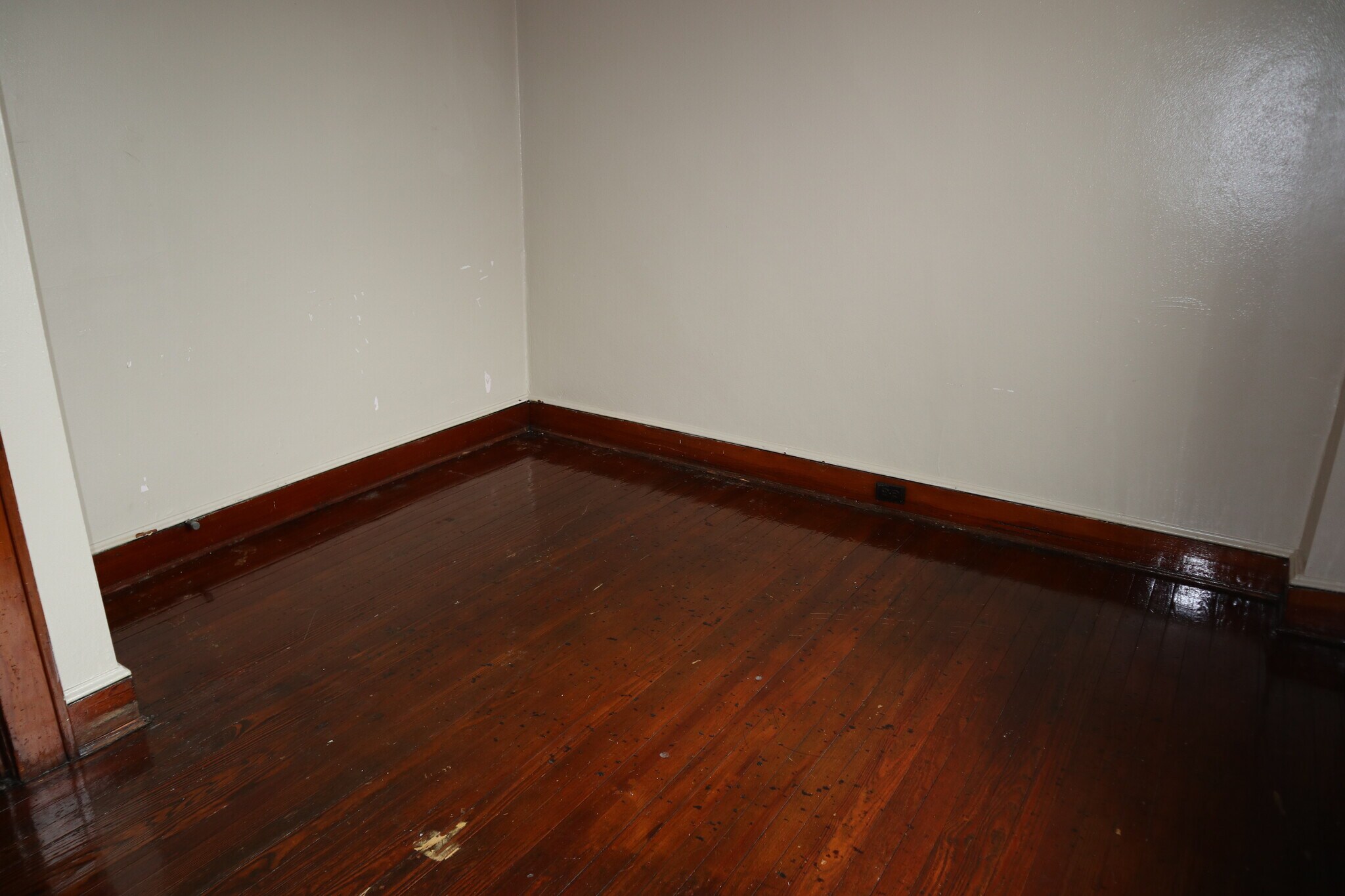 Building Photo - 426 Broad Ave